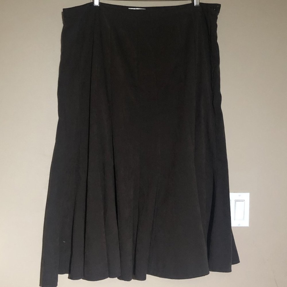 Dress Barn Brown Faux Suede Midi Length Full Skirt Size 18